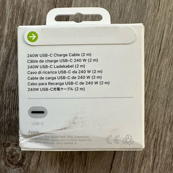 Apple USB-C Charge Cable 240 W 2M Length - Picture 2 of 9
